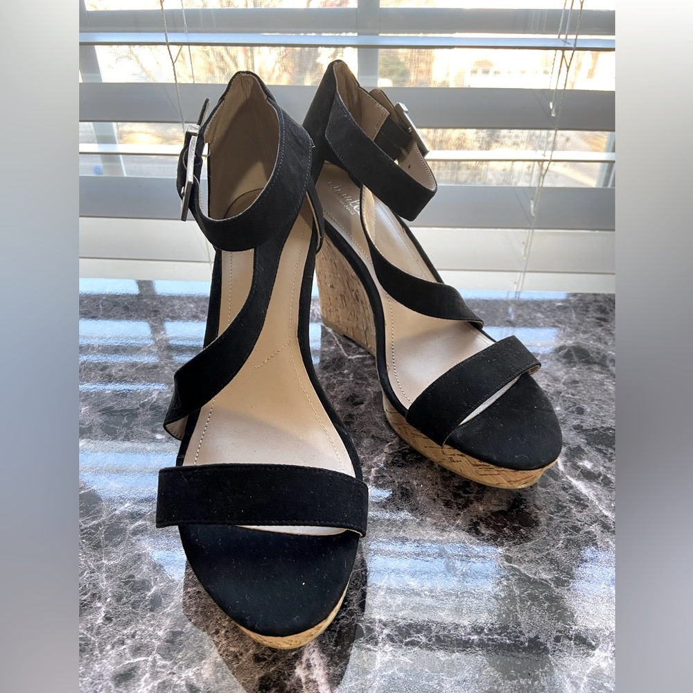 Charles by Charles David Black Wedge Sandals size 10 M